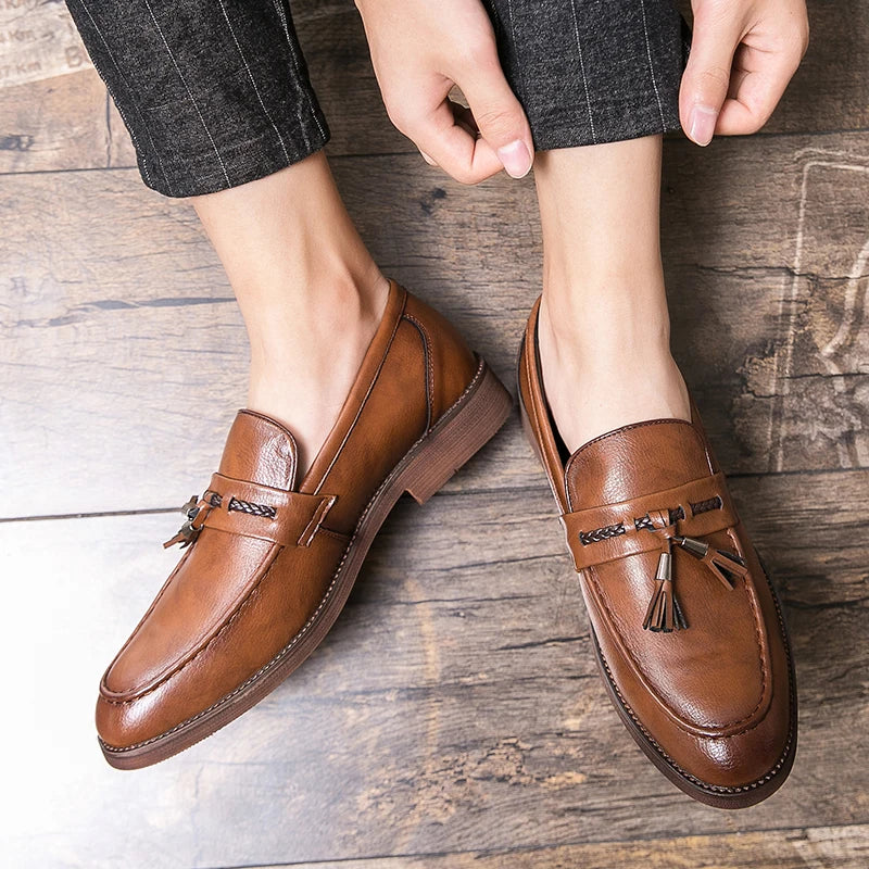 Pointed Men’s Casual Moccasins – Fringed Slip-On Bean Boat Shoes